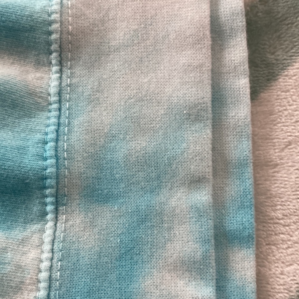 Trade Heritage XL Tie Dyed Sweatshirt. 27” Long x 24” Wide. Ribbed bottom. - Picture 4 of 6